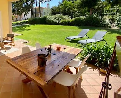 West Nest Del Rey بيت للعطل Amoreira (Leiria)